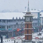 A-sheet-of-snow-blankets-the-Lal-Chowk-in-Srinagar_1707117167639_1707118271194